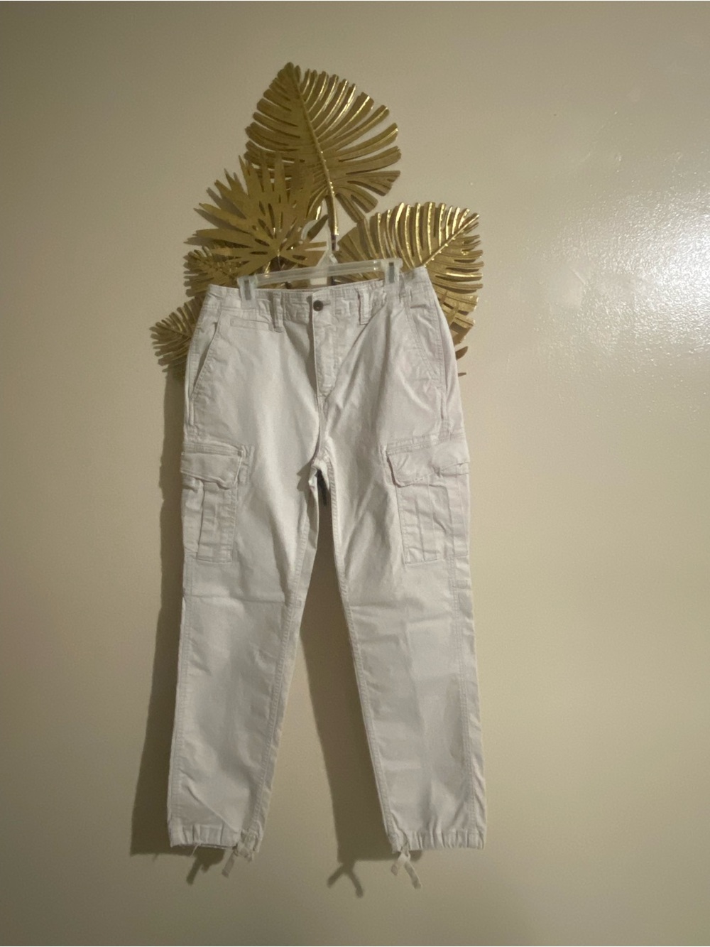 American Eagle Outfitters White Cargo Pants - Utility Style